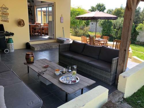 Accommodation With Bar And Swimming Pool (max.16p)