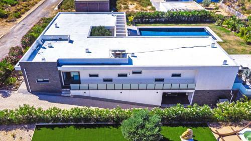 Blue Hill Boutique Villa