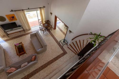 Villa With Pool And Large Garden