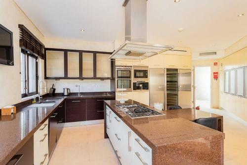 [luxury Villa] Cinema, Sauna, Pool And Billiards