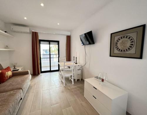 Beachside Apartment - With Pool By Hd Properties