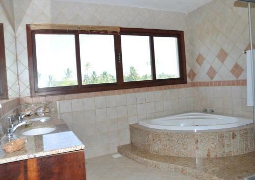 Villa 3 Master Luxo Vista Mar C Jacuzzi-praia Pipa