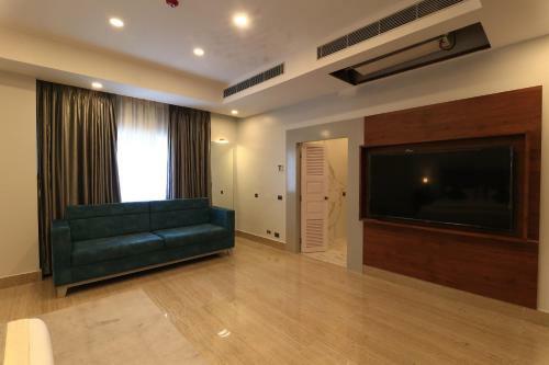 Seven Hills Hotel