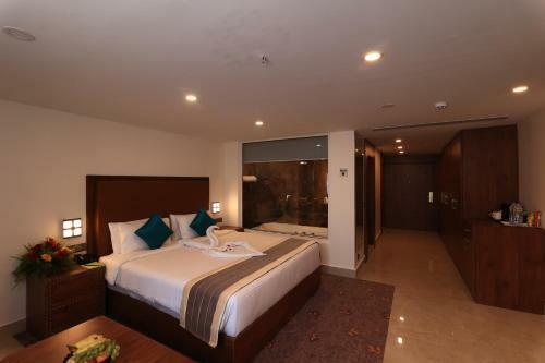 Seven Hills Hotel