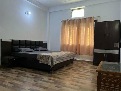 Hotel Ananta Residency