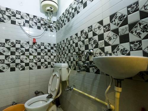 Hotel Ananta Residency