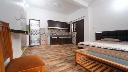 Hotel Ananta Residency