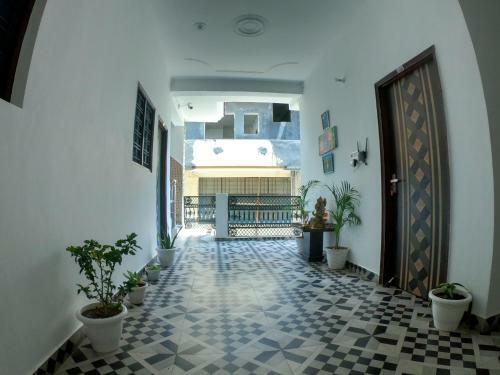 Hotel Ananta Residency