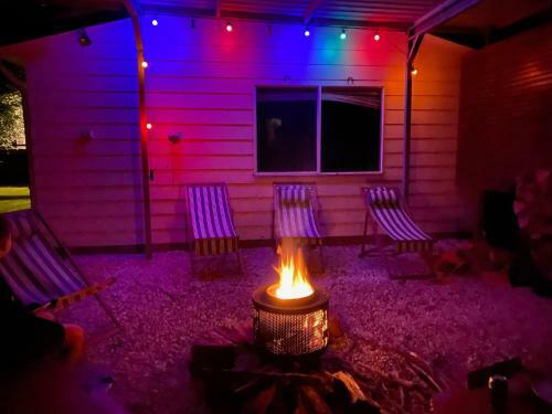 Baileys Retreat - Pet Friendly - 10 Mins Walk To Beach