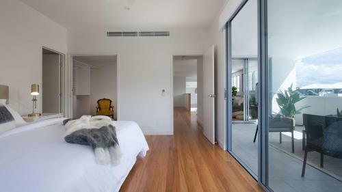 Belle Mare Holiday House