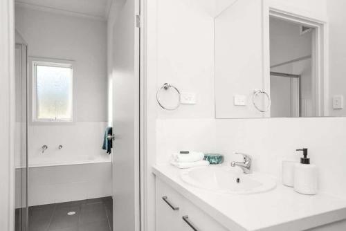New Listing Discount - Dunescape 4br With Sea Views
