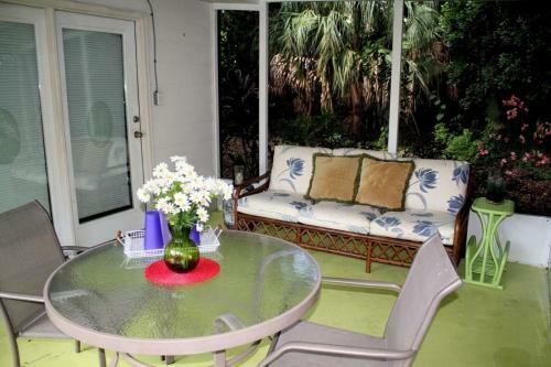 Moon Dreams Cottage - Pet Friendly