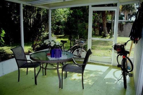 Moon Dreams Cottage - Pet Friendly