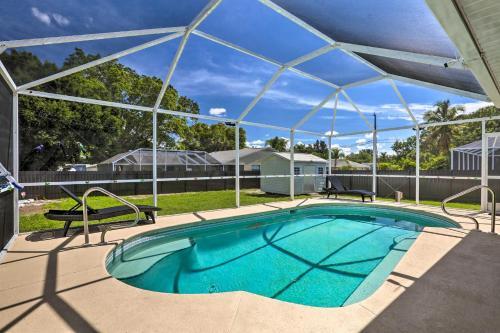 Charming N Fort Meyers Retreat Pool And Lanai!