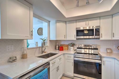 Family Friendly Home About 1 Mi To Beach Parks!