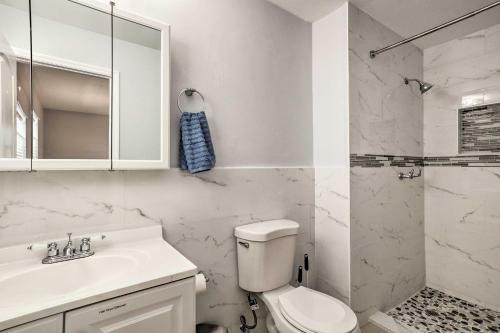 Family Friendly Home About 1 Mi To Beach Parks!
