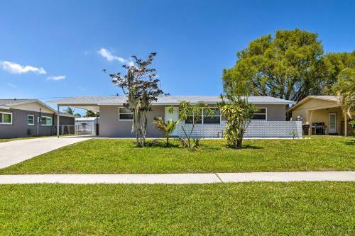 Family Friendly Home About 1 Mi To Beach Parks!