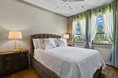 Yellow Orchid Apartment - Palm Beach - Pool