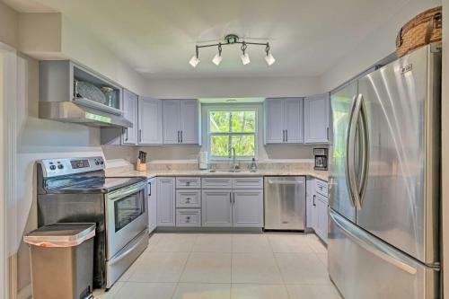 Bright, Airy Naples Home Near Beach And Dining!