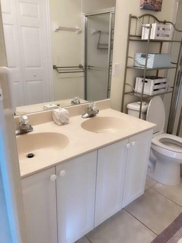 Apartamento Beautiful Pool View Condo