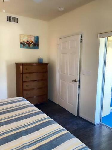 Apartamento Beautiful Pool View Condo