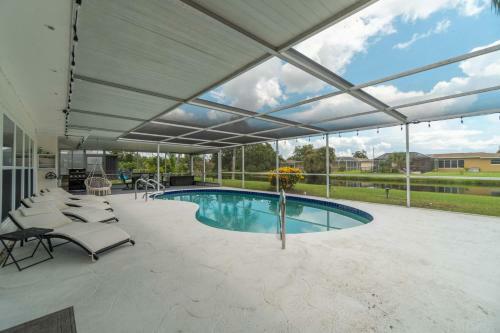 Florida Oasis - Private Dog Friendly Villa With Solar Pool - Sleeps 6