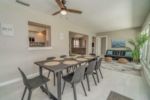 Florida Oasis - Private Dog Friendly Villa With Solar Pool - Sleeps 6