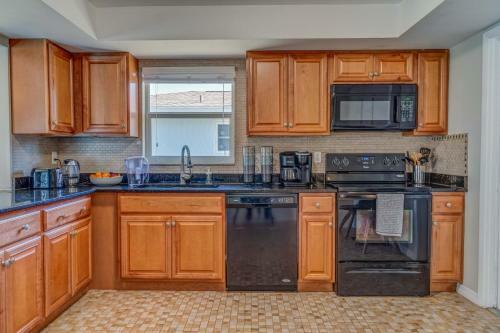 Golf Retreat - Private Dog Friendly Villa With Heated Pool - Sleeps 6