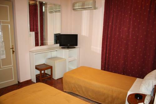 Hotel Avra