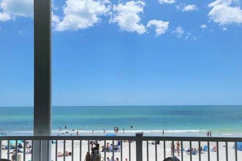 New! Perfect Vacation Home With Pool Near Beaches