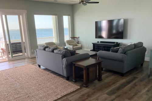 Beach House On The Bay
