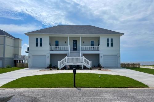 Beach House On The Bay