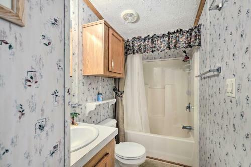 Bright Steinhatchee Home Proximity To Ocean!