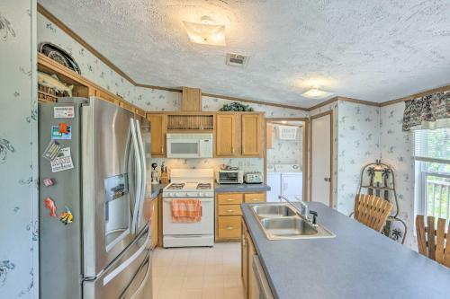 Bright Steinhatchee Home Proximity To Ocean!