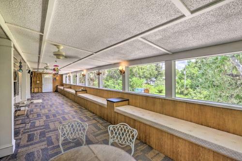 Bright Steinhatchee Home Proximity To Ocean!