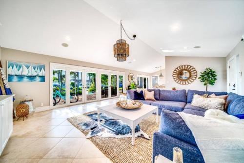 Waterfront Pool Dream Vacation