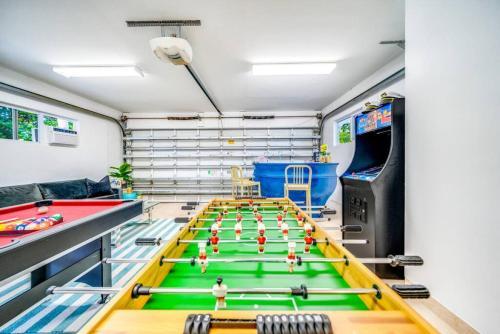 Waterfront Pool Dream Vacation