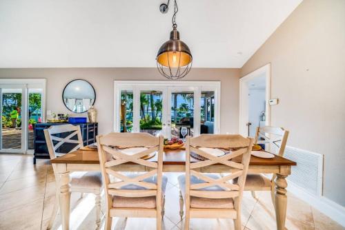 Waterfront Pool Dream Vacation