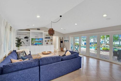 Waterfront Pool Dream Vacation