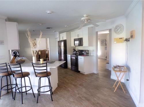 Unique Spacious Quiet Lakefront Villa W Pool 3 Months Stay Min