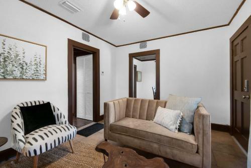 Downtown Pensacola Delight- 10 Miles From Pensacola Beach