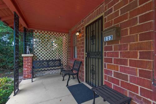Downtown Pensacola Delight- 10 Miles From Pensacola Beach