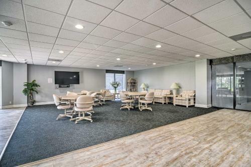 Apartamento Isla Del Sol Condo About 2 Mi To St Pete Beach!