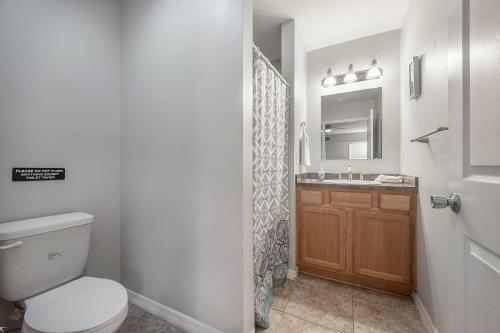 Large Home In St Pete 15 Minutes To Beach