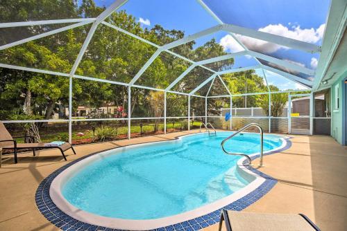 Sunny Sarasota Home 4 Mi To Siesta Key Beach