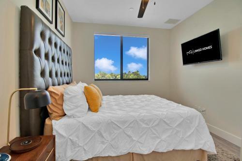 Modern 2bd King Bed Mins From Downtown