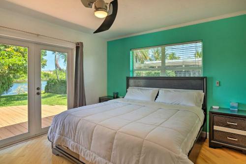 West Palm Beach Waterfront Oasis With Hot Tub!