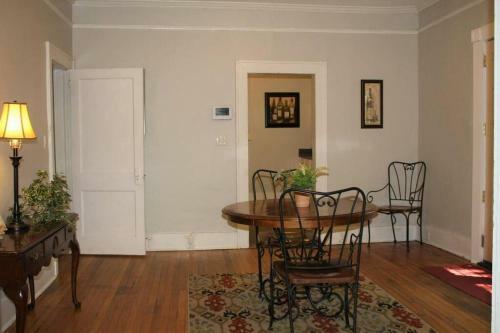 3br Private Oasis W/fenced Backyard - Sleeps 10