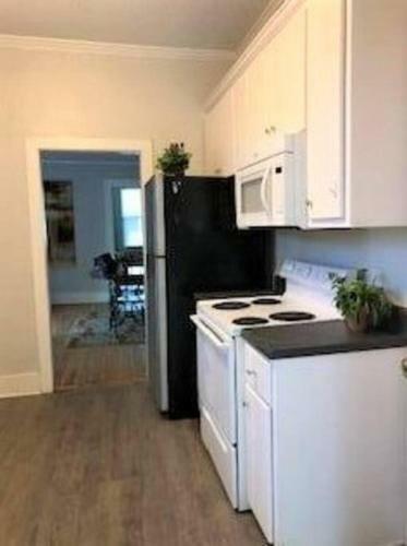 3br Private Oasis W/fenced Backyard - Sleeps 10