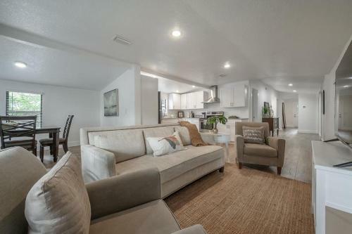 Now Available Renovated Seminole Heights Beauty